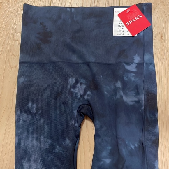 Spanx Ecocare Ankle Legging, Deep Blue Tie Dye, sz S - Picture 3 of 12